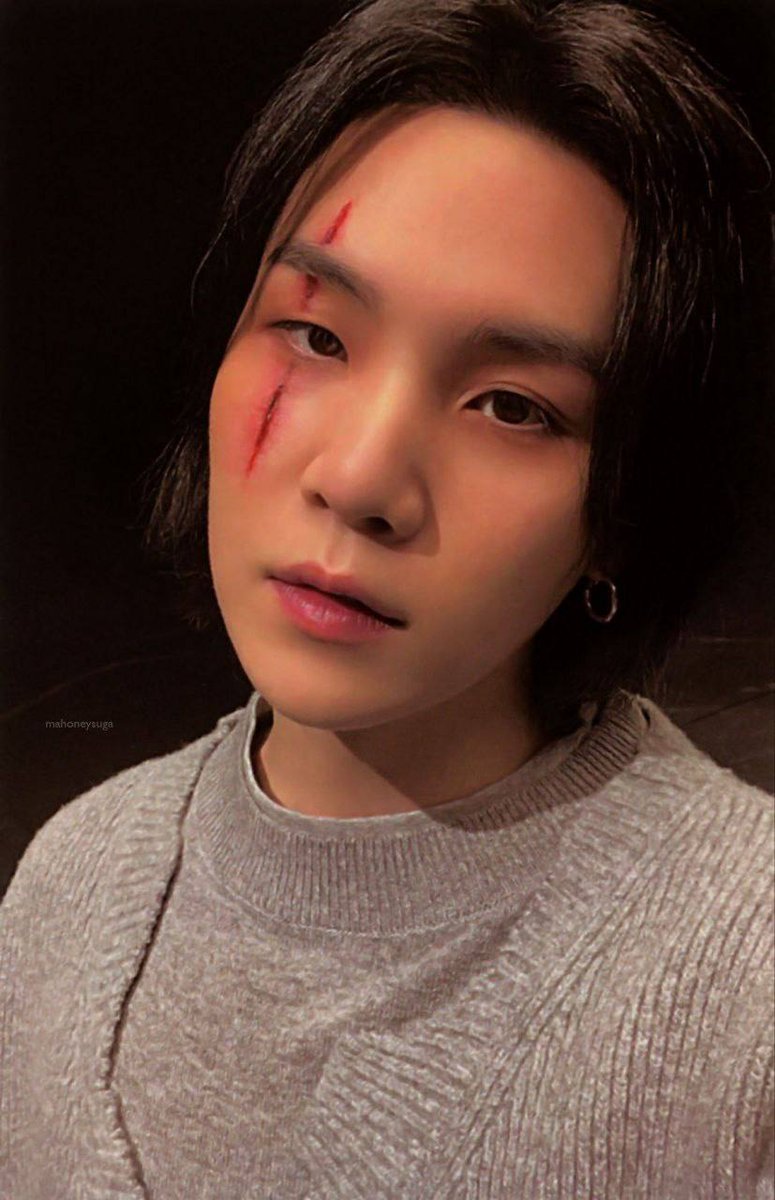 theajinon's tweet photo. We will protect you, Yoongi, no matter what... BAD MEDIA BLACKOUT #AgustD #BesideSUGA #ARMYSheildsBTS #YoongiNeverWalksAlone #ARMYStandsWithSuga #ARMYLockdown #ArmyMediaBlackout #ItsGonnaBeAlright https://t.co/69PsWsP0Ch