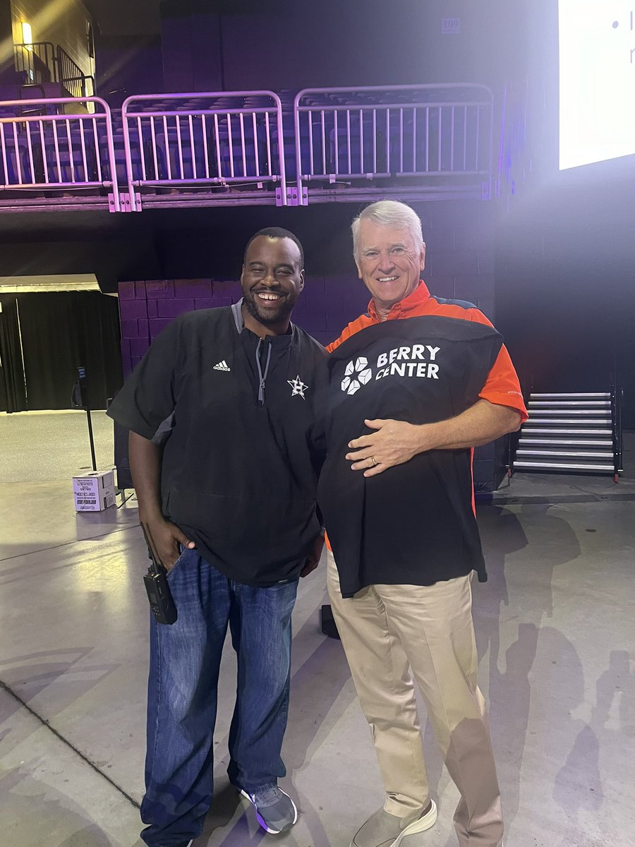 Beth Wade tweet media