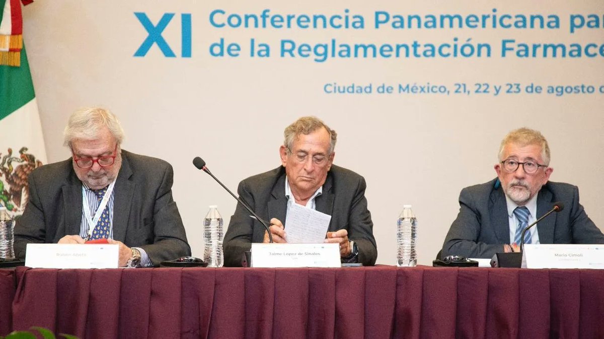 En #CPARF desde 🇲🇽, en la Plenaria moderada por <a href="/MarioCimoli/">Mario Cimoli</a>, se destacó fortalecer el trabajo conjunto con el sector regulado para crear una #PolíticaFarmacéutica que impulse inversión en #Medicamentos y genere empleos, eliminado barreras que impiden el acceso a estos insumos.