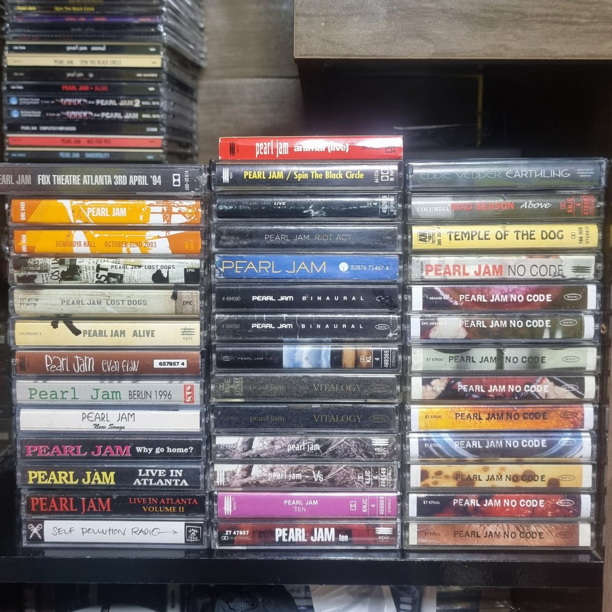 PearlJam_Chile's tweet photo. Cassettes ❤️ 
@PearlJam #pearljam 🤟😎 https://t.co/S2AydGzKVd