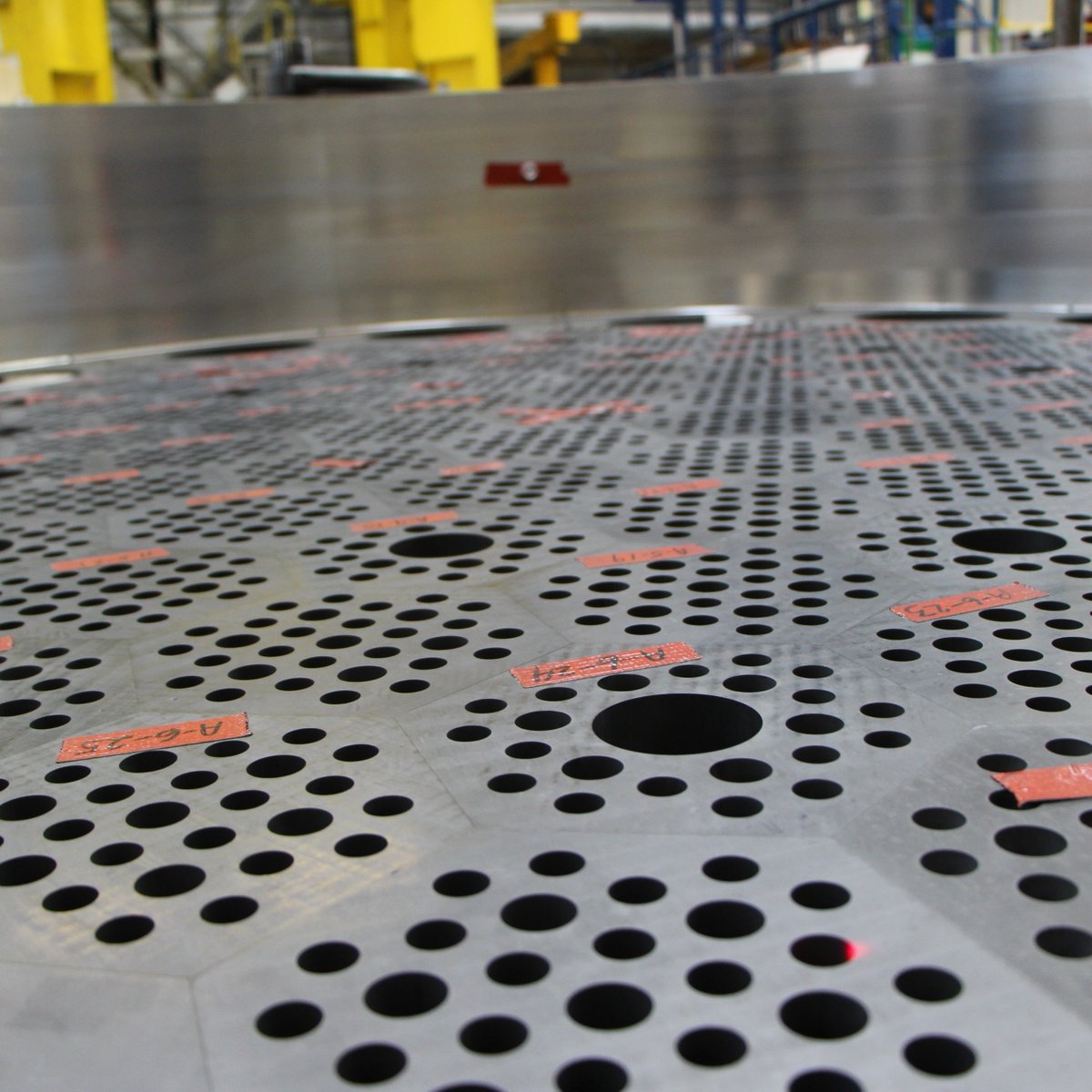 WECNuclear's tweet photo. 🛠️ Our eVinci™ engineering teams crafted a full-diameter mechanical cross-section of the eVinci core, which comes in at an impressive 32,000 pounds! Measuring more than three meters in diameter, the structure was assembled vertically before our teams tilted it into a horizontal position. It's the same process they will use at our full-scale manufacturing facility.
 
Using identical materials as those used in the eVinci #Microreactor, this test sets the stage for the eVinci teams to commence work on the eVinci test reactor.

Discover the wonders of our eVinci #NuclearTechnology ➡️ https://t.co/c16UYGgCPd