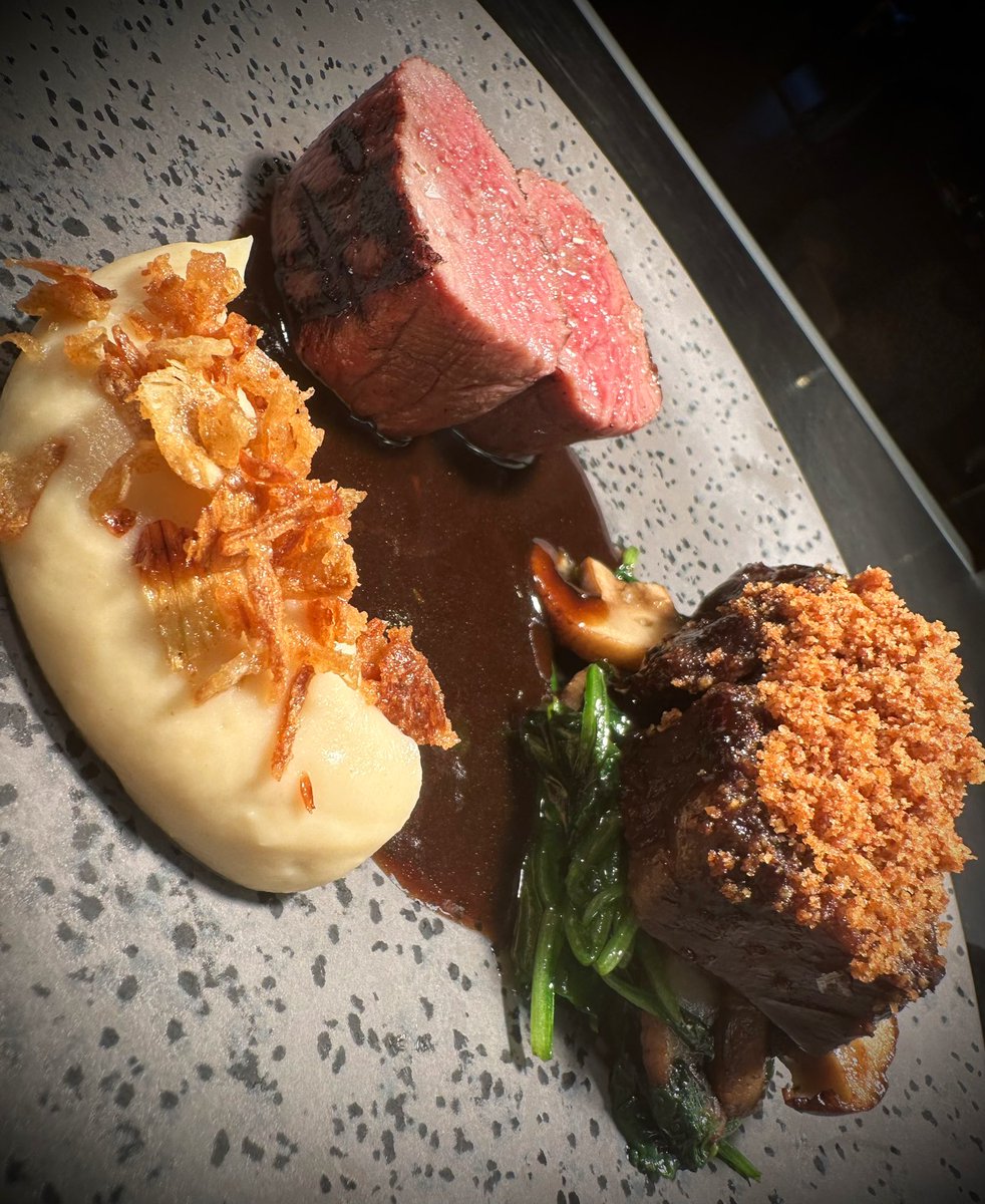 squarebistro's tweet photo. Our signature smoked beef dish!!!!! Smoked beef fillet, slow braised ox cheek , sourdough beef dripping crumb, chestnut mushrooms, celeriac purée, beef jus….. served with #proper dauphinois potato https://t.co/u25xVdPuiC