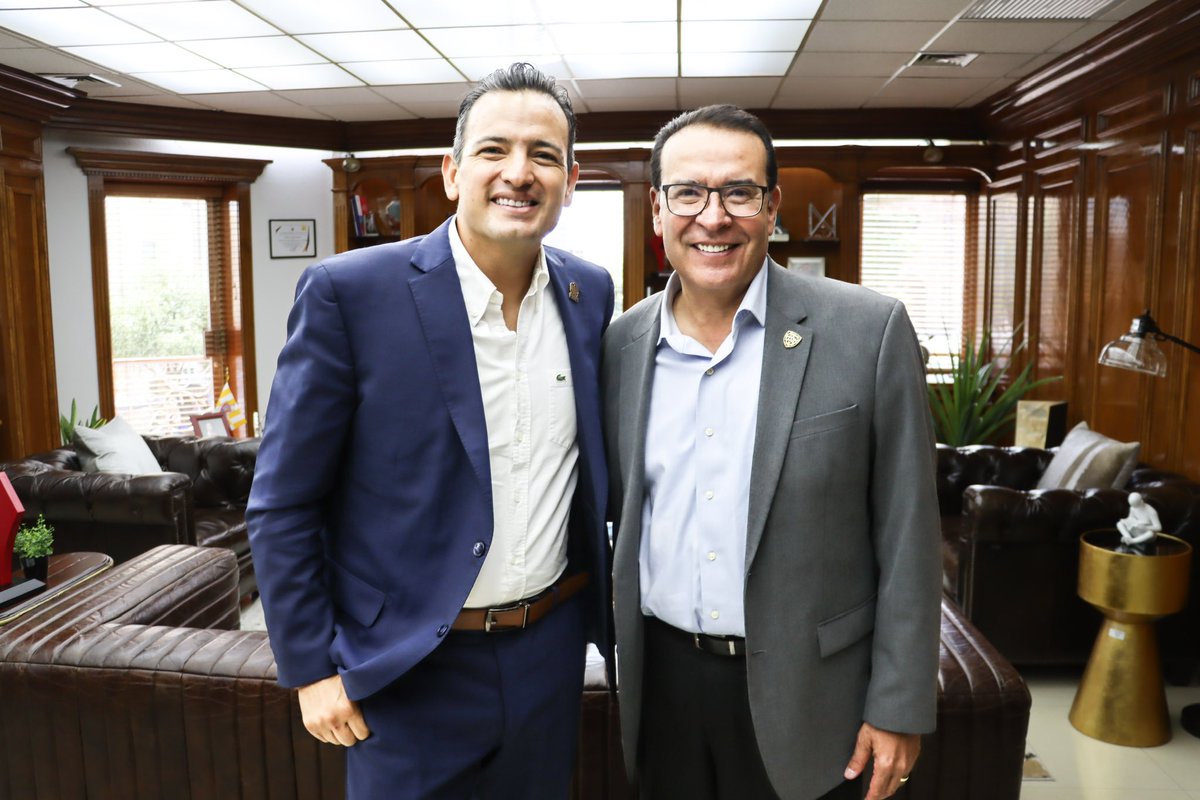 Me reuní con  <a href="/soyMarcoBonilla/">Marco Bonilla</a> para revisar los preliminares de la XXXVI Convención y Expo ANEAS 2024, un evento clave en el sector hídrico que se llevará a cabo en la Ciudad de #Chihuahua del 19 al 22 de noviembre. Agradecemos su hospitalidad, alcalde. 
#ConvencionANEAS2024