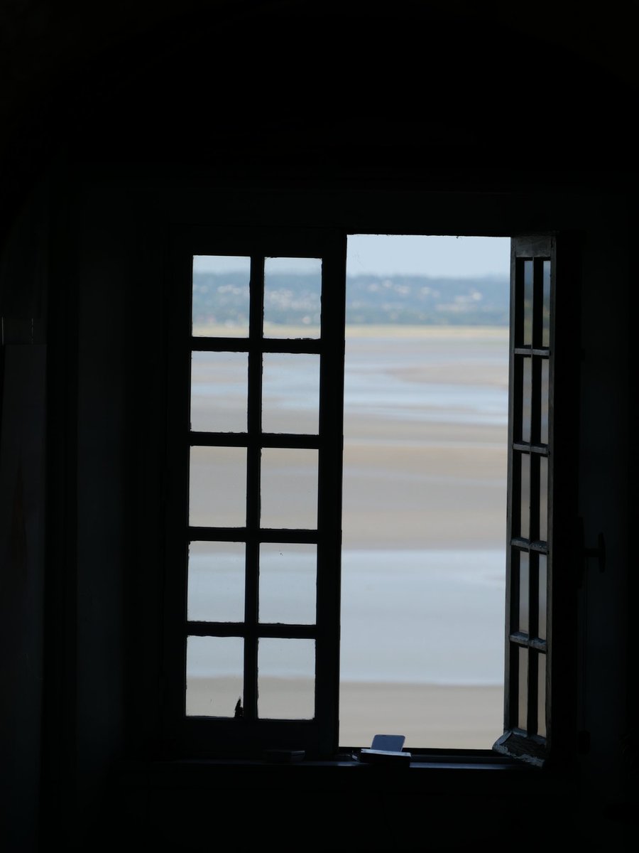 Acid_Mushroom's tweet photo. Mont Saint Michel https://t.co/7AcV4QnMYB