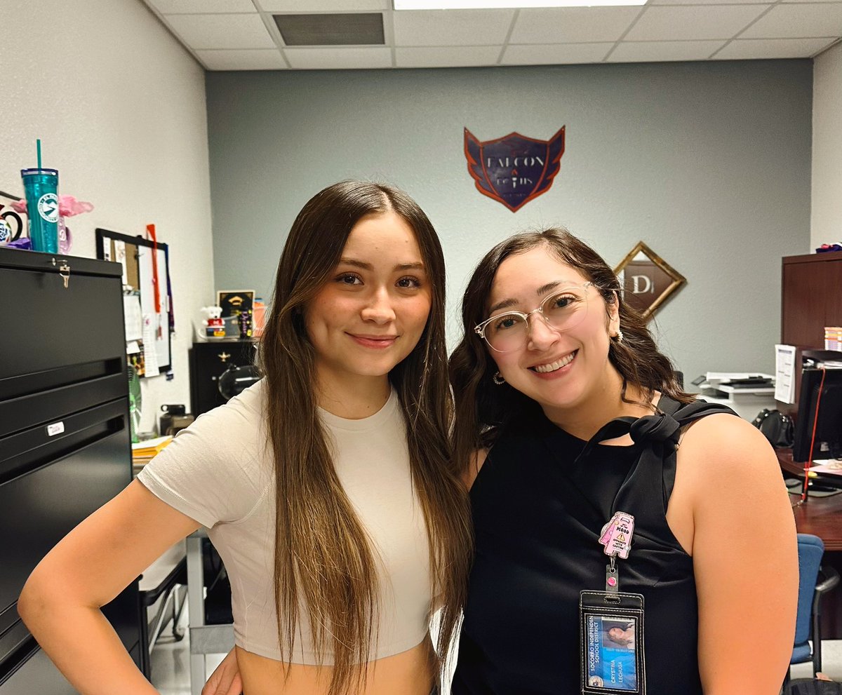 Crystina Lechuga (@clechuga_tech) on Twitter photo I started at Mission Ridge in ‘17. Natalia was a student there & always came to attendance to say hi and was such a friendly girl! Today I went to go set up SENIOR early college students @ EHS for biometrics and who did I run into!? So happy to see former Owls! 💜🧡 <a href="/MRidge_ES/">Jesus Mendez</a> I started at Mission Ridge in ‘17. Natalia was a student there & always came to attendance to say hi and was such a friendly girl! Today I went to go set up SENIOR early college students @ EHS for biometrics and who did I run into!? So happy to see former Owls! 💜🧡 <a href="/MRidge_ES/">Jesus Mendez</a>
