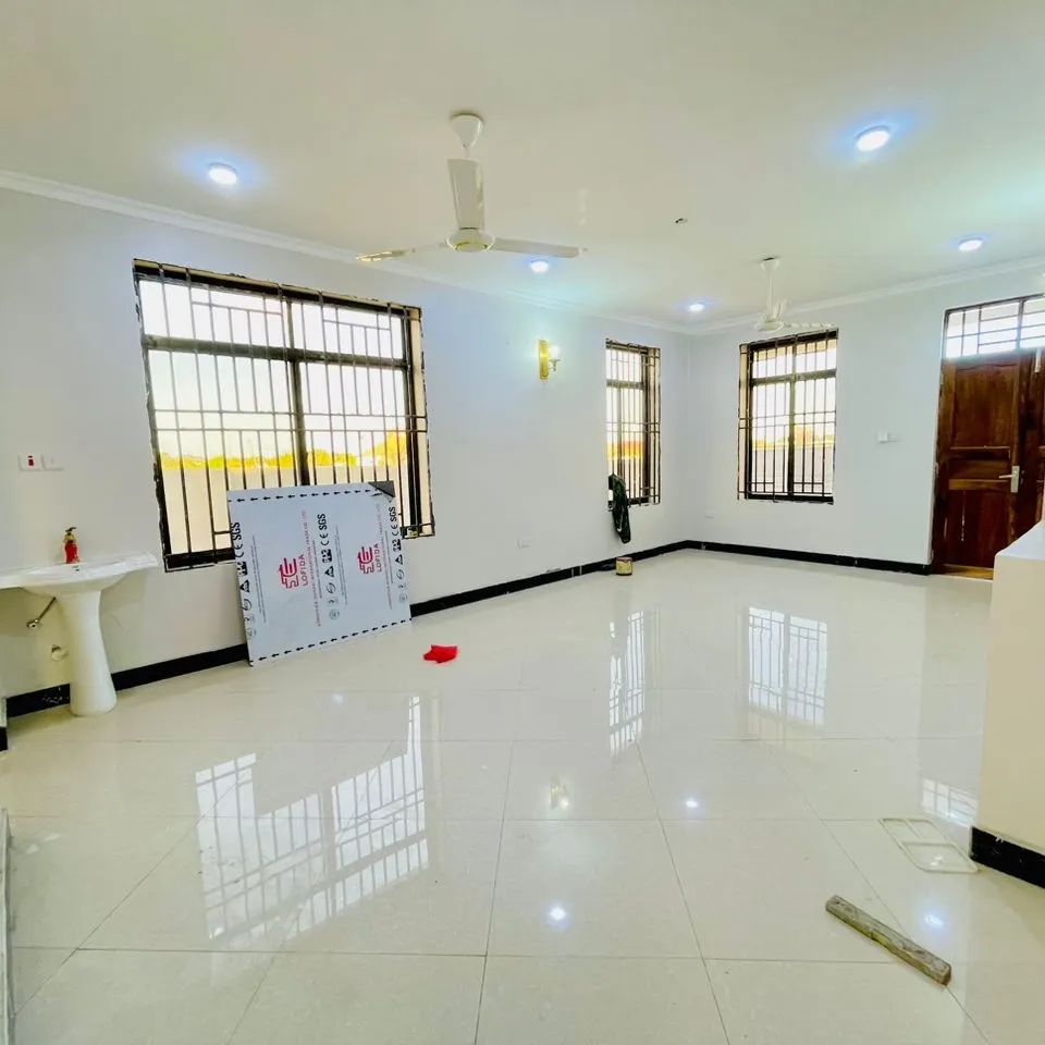 SolomonAyub's tweet photo. PROPERTY FOR SELLING 
450 SQM, one floor

Price 400,000,000/=
Call 0758307131 https://t.co/TDkWDRx3gS
