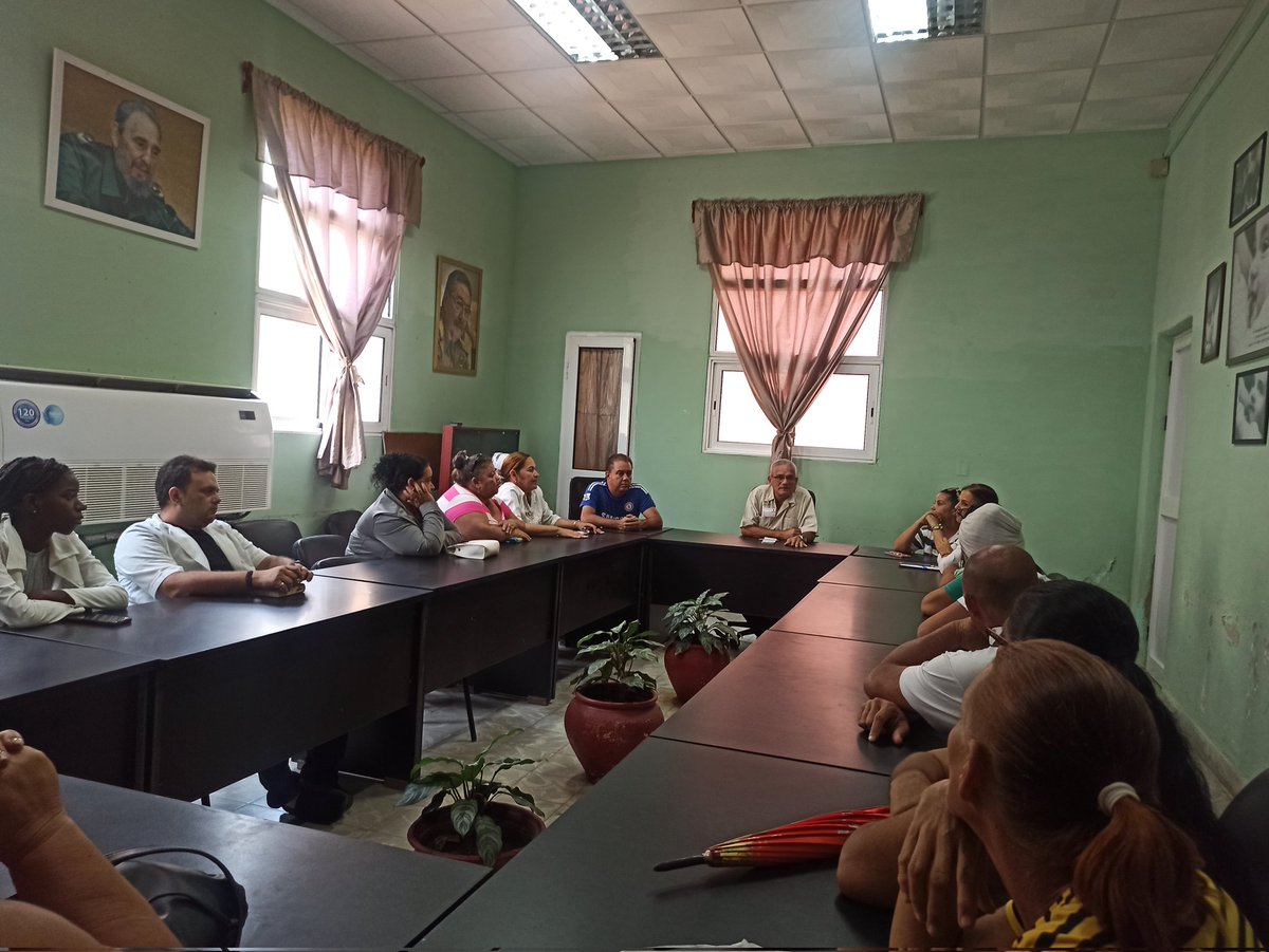 DrLeonardoRR's tweet photo. El Banco de leche del #HospitalPediátricoCamagüey es un área clave en el funcionamiento de la institución, hoy como parte del sistema de trabajo se realiza fructífero intercambio con sus trabajadores.
#CubaViveyVence 
#UnidosXCuba 
#GenteQueSuman 
#PorCamagueyTodo https://t.co/zKOmB2HVgZ