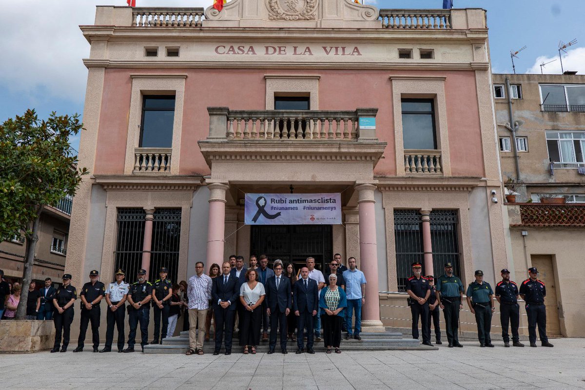 PSCVOCC's tweet photo. Avui, lamentablement, ens hem despertat amb la tràgica notícia de dos crims masclistes a Rubí i Castellbisbal. 

Aquests actes de violència no només són inacceptables, sinó que també ens recorden la necessitat urgent de continuar lluitant per una societat més justa i igualitària. https://t.co/bvaHAiSAxR