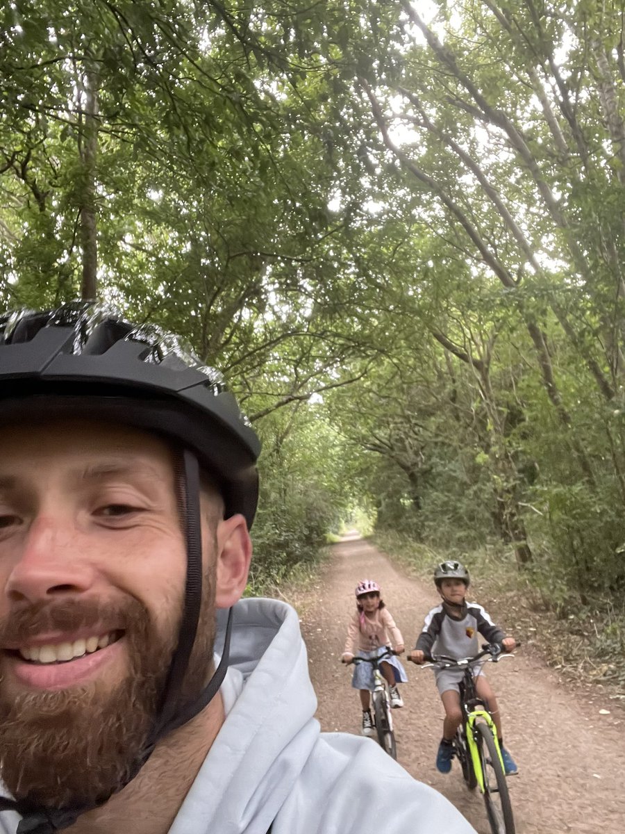 Ben04f's tweet photo. Loving the bikes at the moment. @Sustrans is class; I’ve rode the Ebury and Abbey Way with the kids. A great activity to do @WatfordCycleHub @WatfordCouncil https://t.co/aRyHmakz0z