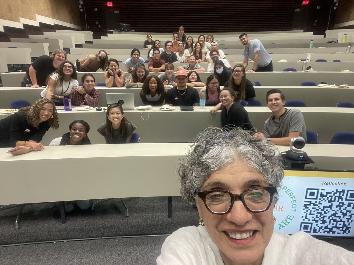 SIPBURUCSD's tweet image. Dr. JoAnn Trejo, everyone! 😭🙌🏽⭐️ thank you to everyone who came by to hear from such a wonderful and fantastic individual, mentor, leader, scientist, and academic. We are grateful for people like @joann_trejo whom are paving the road for the community! 🥹 

Gracias, Dr. Trejo!