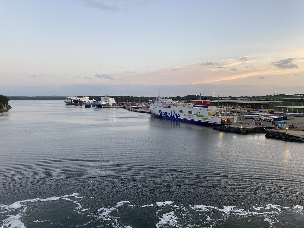Back in 🇩🇪 ! Arrival in Travemünde with a nice rainbow.