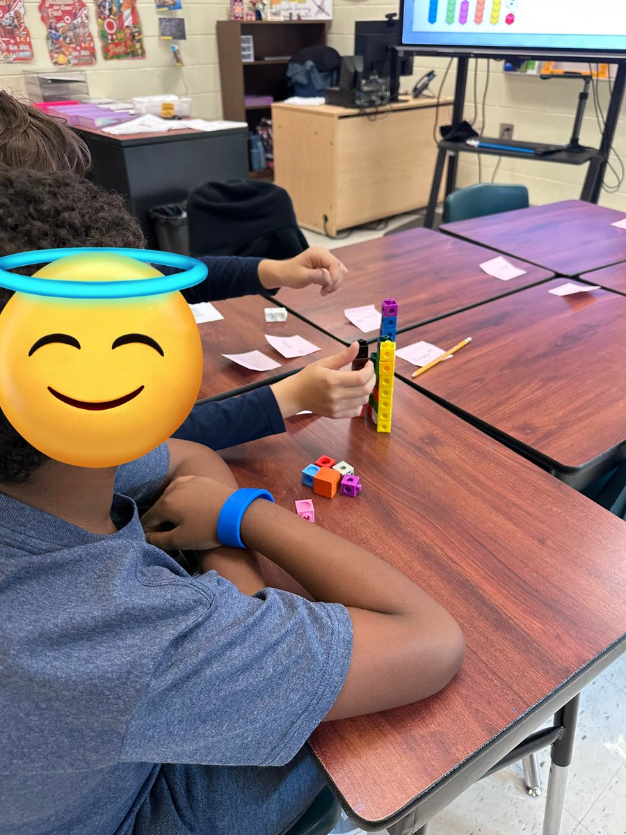 What does collaborative work mean in math class? 
#collaboration #respect #pride #generals #unitingourworld <a href="/ParticipateLrng/">Participate Learning</a>