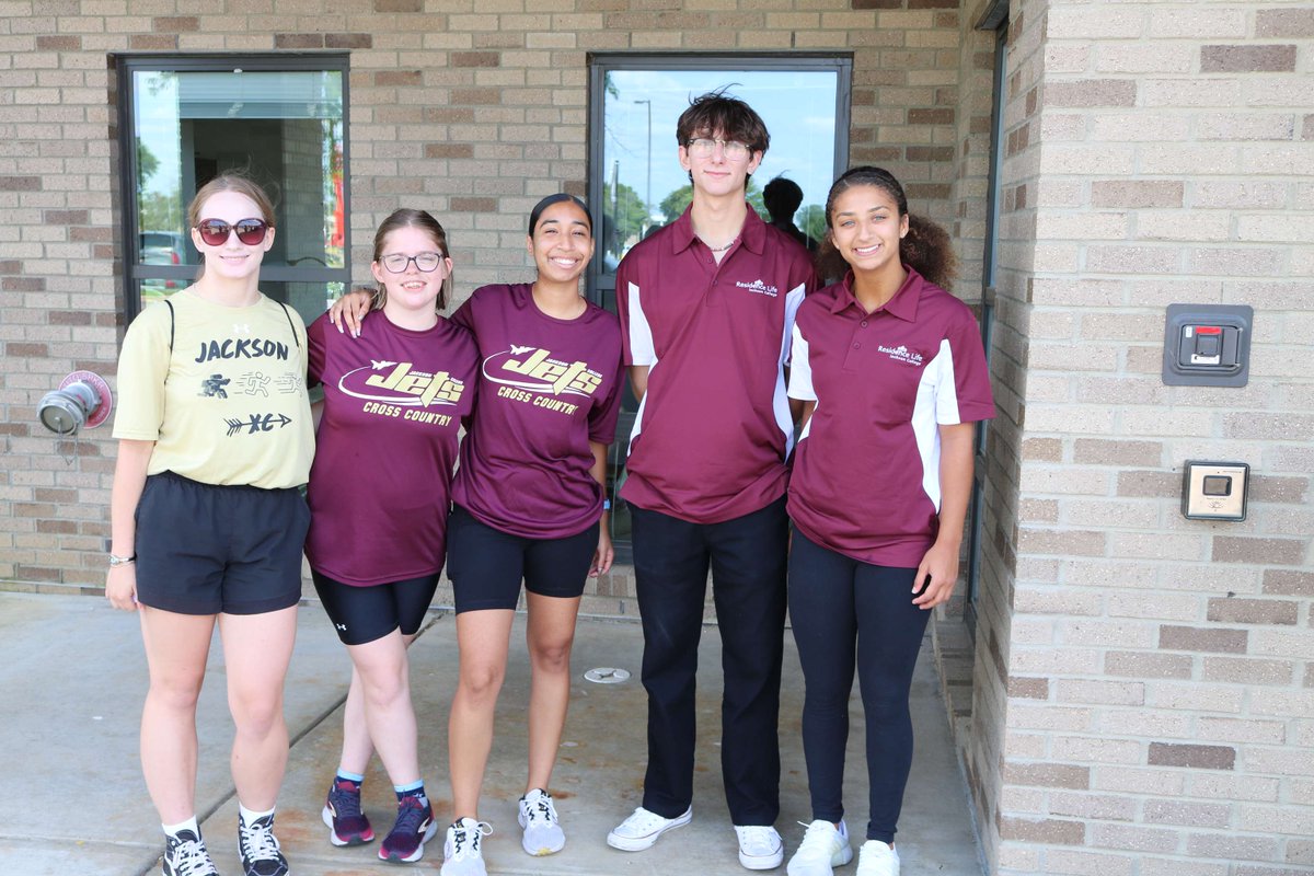JacksonCollege's tweet photo. It's move-in day at Jackson College! ๐ Welcome Jets!
#jacksoncollege #jetsskyview https://t.co/oLul54Apfz