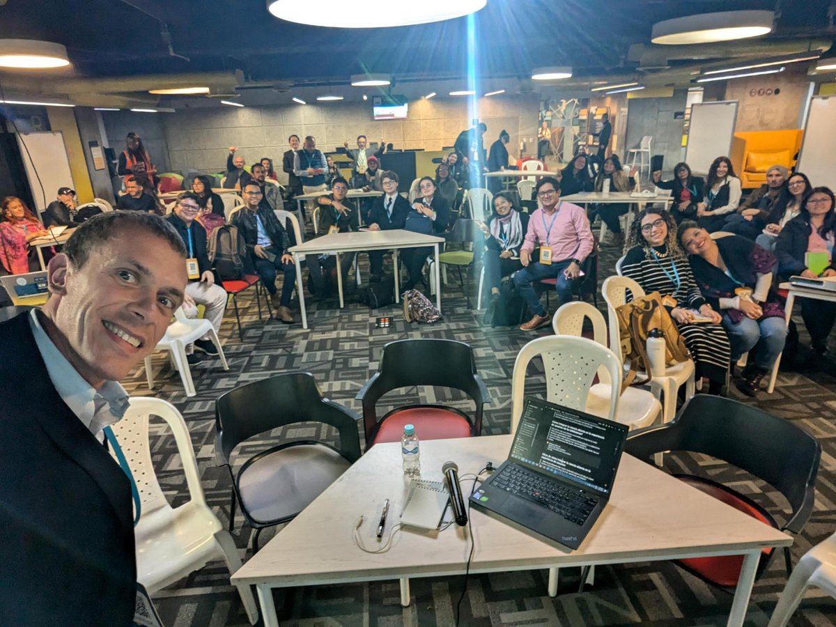 Biblioteca CEPAL (@bibliotecacepal) on Twitter photo 📚¿Cómo integrar la #CienciaAbierta en la experiencia de los usuarios de las bibliotecas?
En su presentación en #CIBIC 2024, <a href="/schallierw/">Wouter Schallier</a>, Jefe de la #BibliotecaCEPAL, compartió estrategias clave para lograrlo. 📚¿Cómo integrar la #CienciaAbierta en la experiencia de los usuarios de las bibliotecas?
En su presentación en #CIBIC 2024, <a href="/schallierw/">Wouter Schallier</a>, Jefe de la #BibliotecaCEPAL, compartió estrategias clave para lograrlo.
