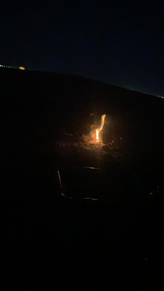 الأماكن لا تساوي شيء وهي خالية ممن نحب .