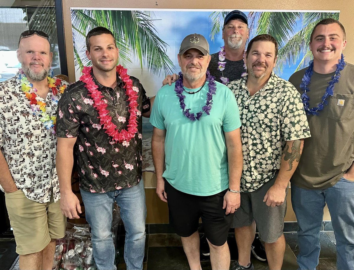 evergreenccinc's tweet photo. At Evergreen Concrete Cutting, we are thankful for our amazing teams in the office, sales, shop and dispatch. Almost everyone from our team was able to make it in to join. Thank you all for your hard work and support! https://t.co/Jp0wD1xT4k https://t.co/ek2dEiXvg5