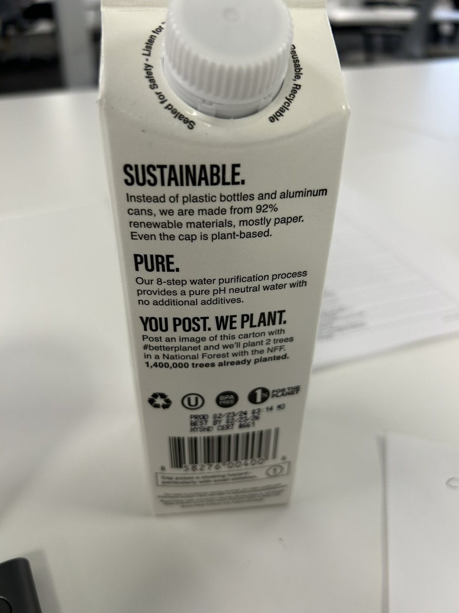 zebrl's tweet photo. #betterplanet boxed water is better #Sustainability https://t.co/TXQYZRpDfu