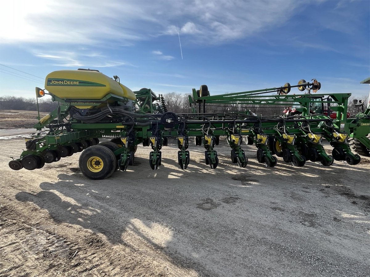 YieldTechnology's tweet image. Summer Sale: 2008 JOHN DEERE DB60 24R30 

Was: $105,000 
Now: $75,000
 
Info: tractorhouse.com/listing/for-sa…

Text/call us if interested!
(660) 329-9590

#YTS #Easy #Deere #Rows #SellYourPlanter #BuyThisPlanter