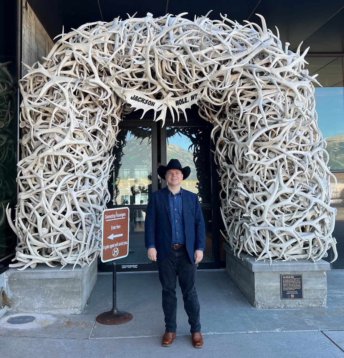 Time for the KC Fed Jackson Hole Economic Symposium! Looking forward to interesting papers and discussions!