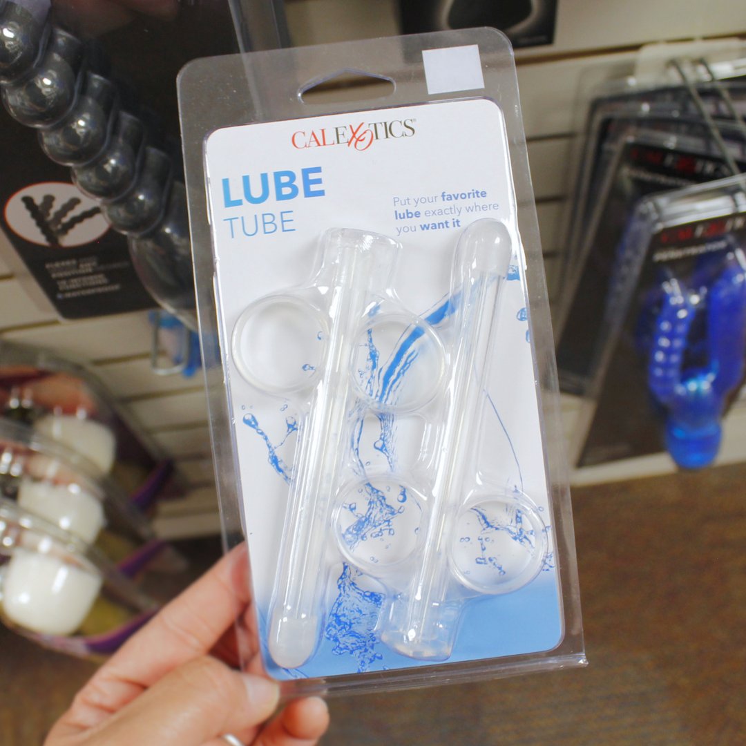 LoversPlayUSA's tweet image. The Lube Tube applicator is designed for precise lubricant application every time. Slip your fingers through the finger grips and plunge.
.
.
#lubetube #exactamount #lubeapplicator #reusable #calexotics #loversplayground