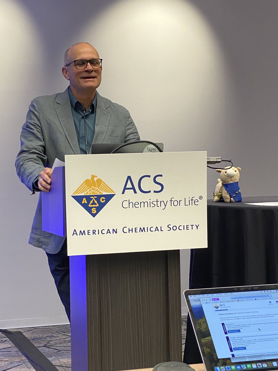 perrys_lab's tweet photo. @MacroJrnls_ACS @brett_fors This was such a great symposium! @brett_fors has inspired such great chemistry and chemists! The #coacervate physics was also amazing!
#LlabLlama was very honored that everyone let her be a part of the event. https://t.co/end3v5tkME