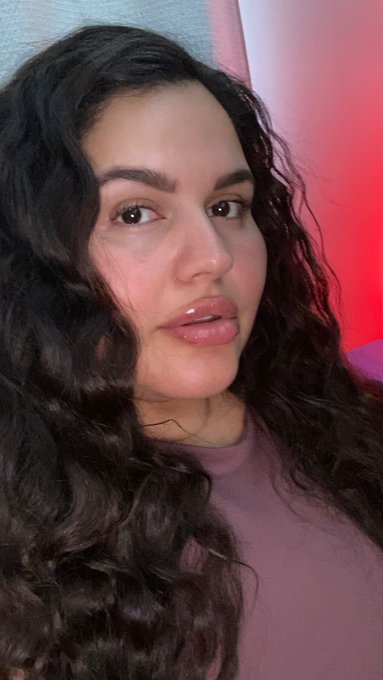 Happy Monday https://t.co/pT14qNJpGC