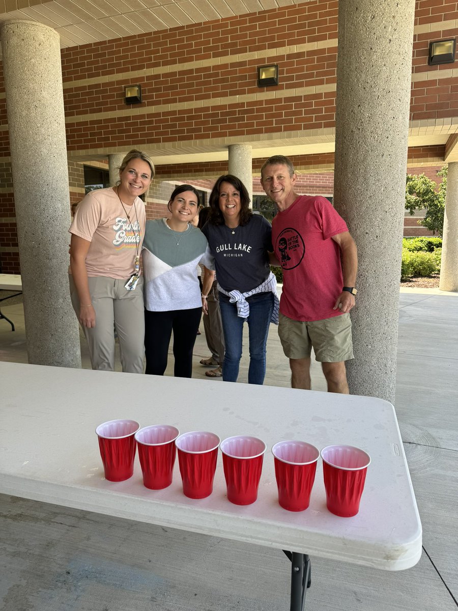 blockerbie_gl's tweet image. Thank you to the 5th grade teachers for planning a fun Olympic Challenge for us today!! 🏅 🇺🇸🎉 #teamsilvermedal @KrissiHop @MrsAndersenGL @rwoodrow8 @CanHolmes24 @glbluedevils #gogulllake #GLCSRyan