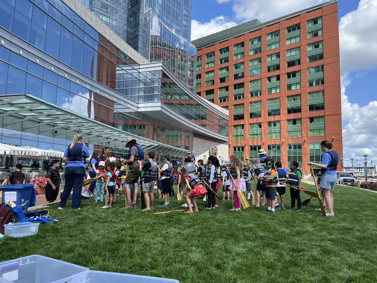 ONEDragonBoat's tweet image. We start them young. @eIncBoston @atlanticwharf @FortPointBoston #minipaddlers #bostondragonboat #bostonpaddle #community #nextone