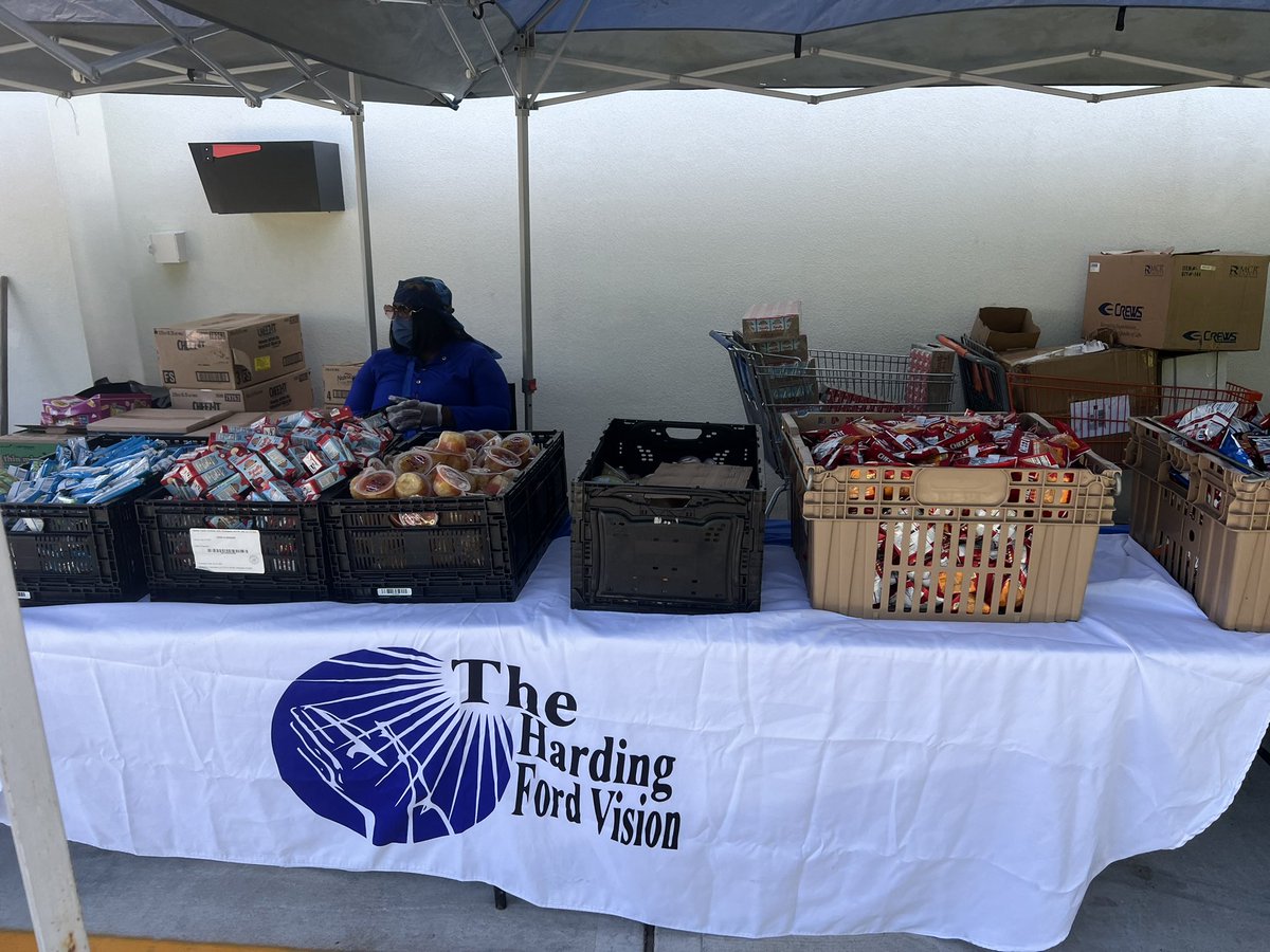HardingFord's tweet photo. Today we supported children in the community with schools supplies! Special thanks to @nationalgridus , @UA3now1 , @CityHarvest  and the @FoodBank4NYC for the free food, backpacks, pencils, pens, notebooks, and snacks.  We serviced over 250 children for our back to school event! https://t.co/HzhA4j2Q8A
