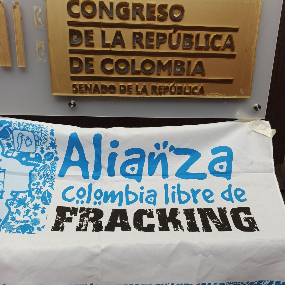 CensatAguaViva's tweet photo. 🧵 En defensa de la vida, el agua y los territorios, ¡prohibamos el fracking y la explotación de Yacimientos No Convencionales (YNC) en Colombia! #NoAlFracking #ColombiaLibreDeFracking https://t.co/swqDjkh7Ag