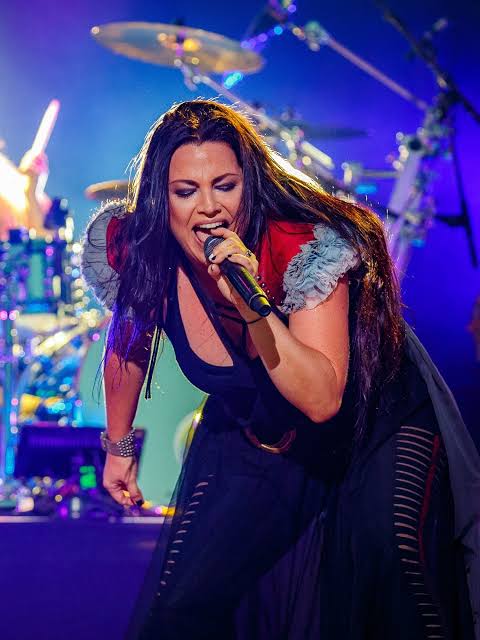 hiquez_'s tweet photo. VENDO INGRESSO ROCK IN RIO 15/09  MEIA ENTRADA ✨

Dia do Rock
Avenged sevenfold, Evanescence,  Incubus, Pitty, Paralamas, Planet Hemp, Deep purple

💰 A vista faço menos de 350,00
      Ou Parcelo em até 3x

Chama aqui na DM
Ou IG: hiquez_

#rockinrio2024 #rir2024 #rockinrio40 https://t.co/G45IKCJYC8