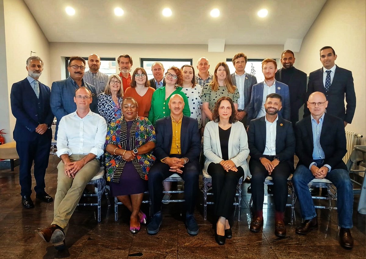 CSCGlobalAlumni's tweet image. &quot;Where is the transformational diversity?&quot; 🤔

It&apos;s not about counting heads, it&apos;s making heads count! 💡

Thank you #CSCUK for organising today&apos;s discussion on &apos;Leadership in a Diverse Britain&apos; 

 And to @audacia_tech for your generous sponsorship

#CSCGlobalAlumni #CSCAlumni