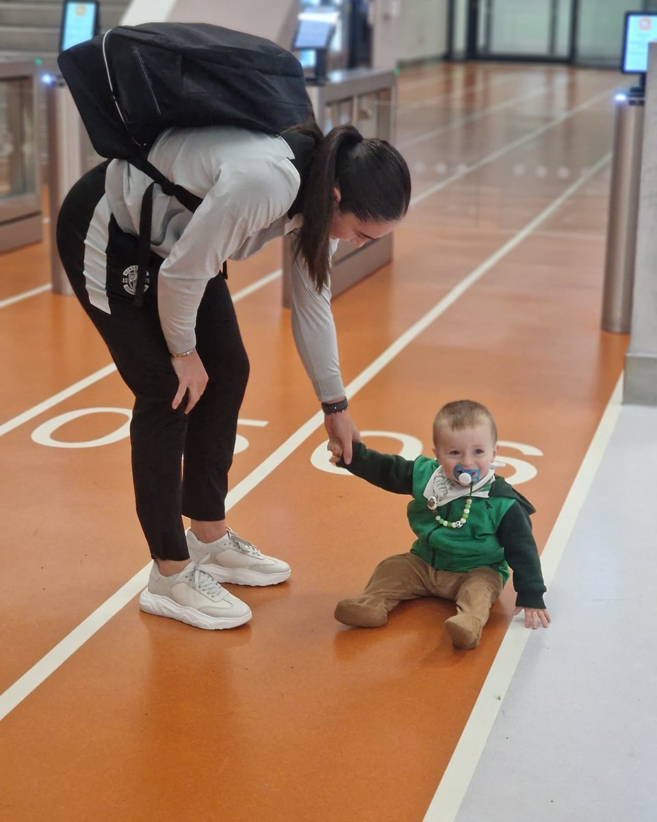 FergusonCallum7's tweet photo. I think it is safe to say that @poppylawson8 is Murray's favourite @HibernianWomen player as well as Orla's. https://t.co/P6uHBVDbd9