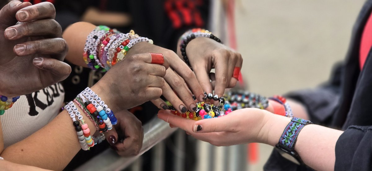 archived pilots tweet media