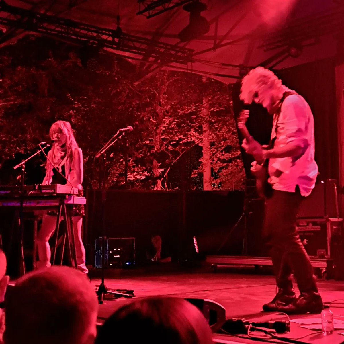 Nonkel_Muziek's tweet photo. Een mooi drieluik in het OLT met support Noa Lee, Sleater-Kinney en Blonde Redhead!! @OLTRivierenhof #noalee #sleaterkinney #blonderedhead #oltrivierenhof https://t.co/yYUcvjWA2i