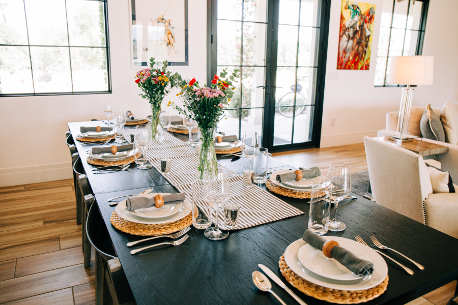 The best table in town is waiting for you! Book your private chef experience with Epicurate today and let your next gathering be your best! 🍴

📸: @amberlinnphotog
📍: <a href="/cavallo/">cinzia</a>.ranch