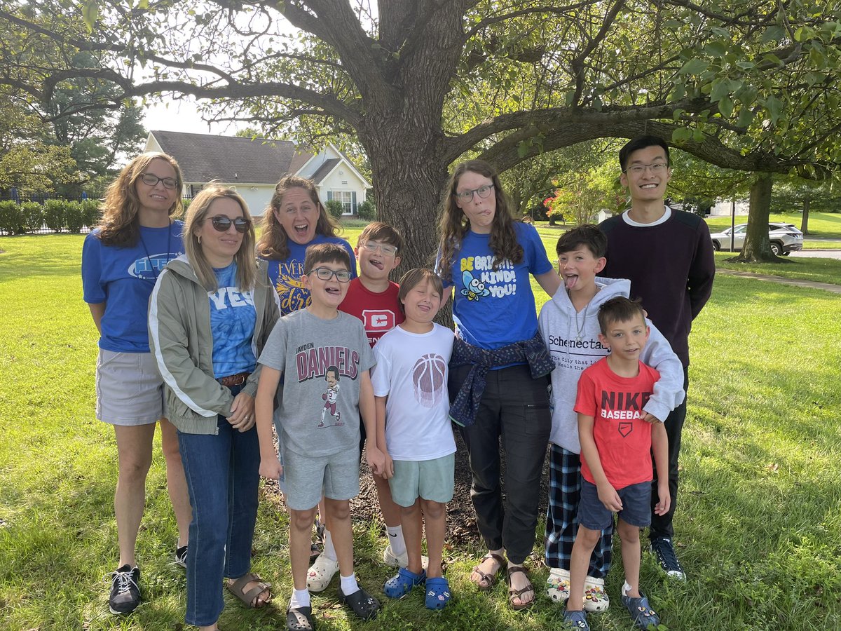 We had a great time visiting our families today! Can’t wait for Monday! 💕🌸💕