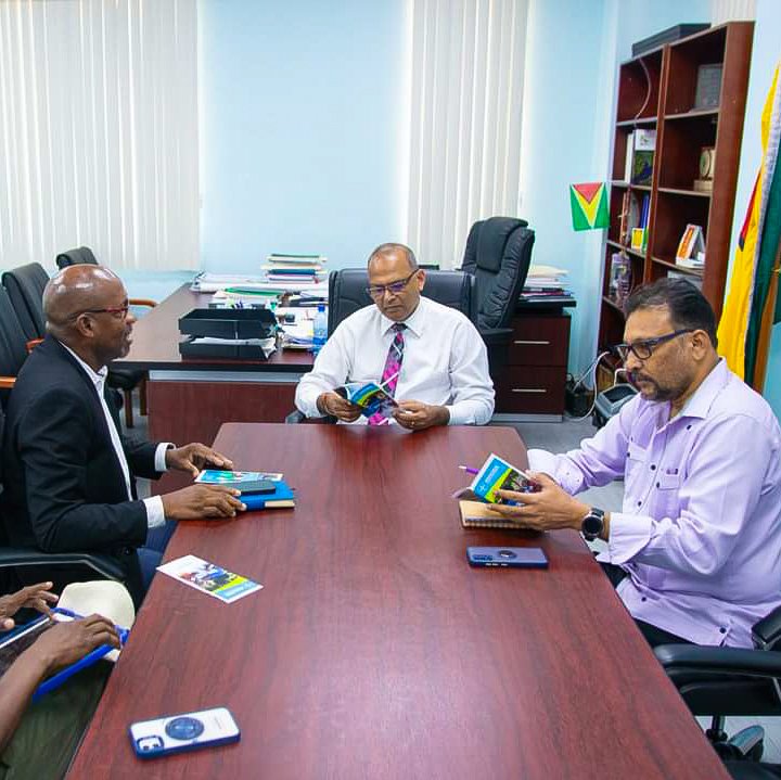 jastockex's tweet image. Today’s meeting was geared at discussing potential collaboration between the Jamaica Social Stock Exchange and the Ministry of Health. 

#mohguyana #healthforall #JSSE #JamaicaStockExchange