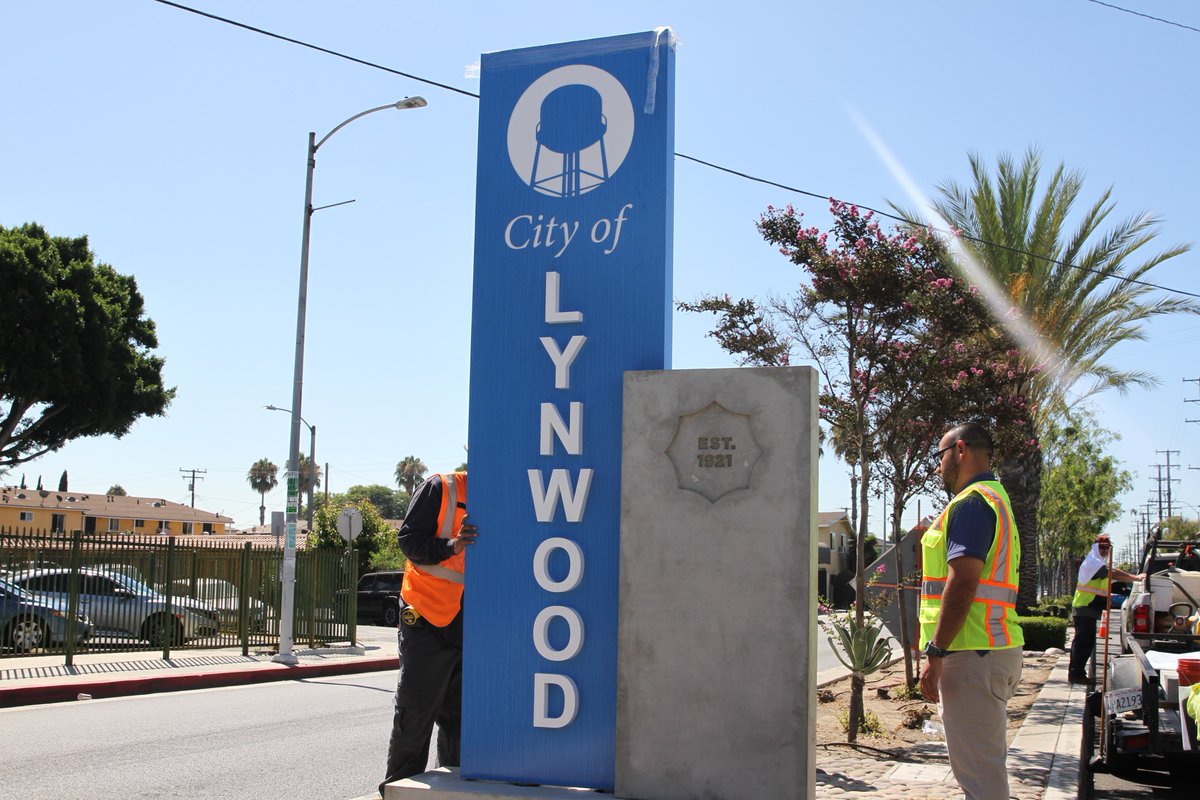 MyLynwoodca's tweet photo. 📣 ANNOUNCEMENT 📣

Newest City Monuments have been installed between Long Beach Blvd and the 105 WB Offramp, as well as Imperial Hwy and Atlantic Ave. Let's work together to keep them in great condition and continue making our City beautiful!

Stay tuned—more monuments up soon! https://t.co/lhc7aLPysr