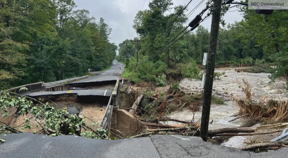 #ForceOfNatureNews: 
' Sunday's Massive Rainfall May Have Been Most In #Connecticut History '> <a href="/NBCConnecticut/">NBC Connecticut</a>  <  In #Oxford. It Measured 14.83" Of Rain In 24 Hours. The Existing Record Is 12.77" Of Rainfall In 1995.▼
t.ly/S3Uyx
.
#ClimateDriven
