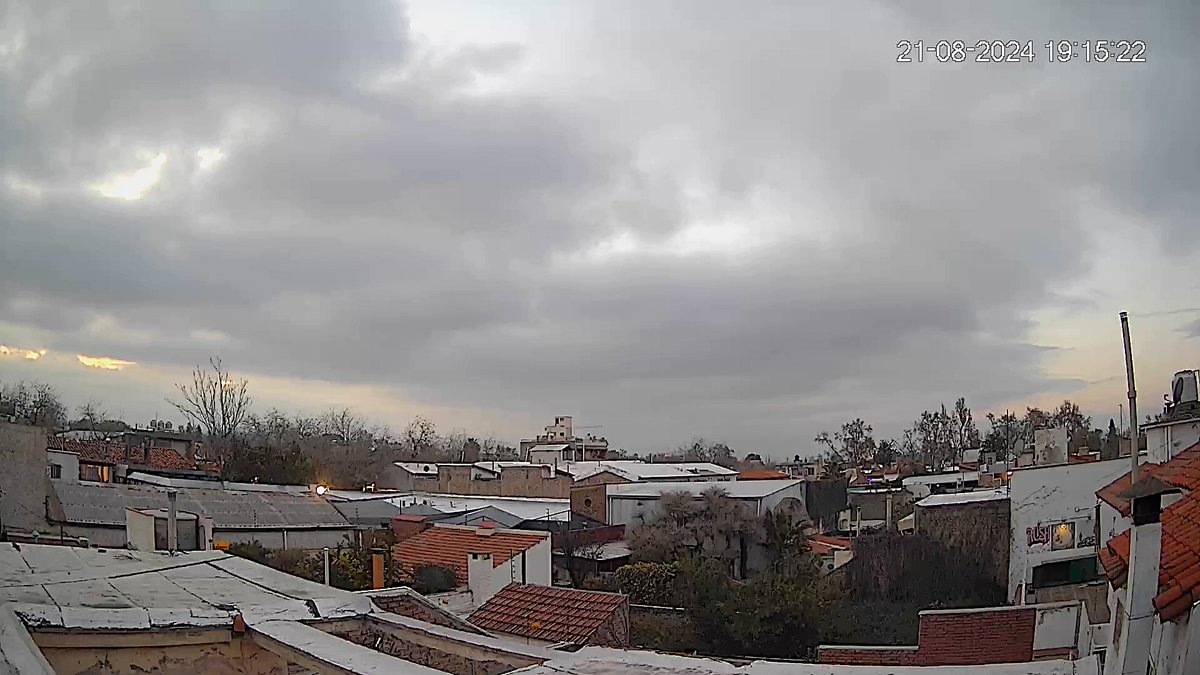 livecammendoza's tweet image. Cámara en Vivo desde Mendoza, Argentina #livecam #ipcam #webcam #sunset #camaraenvivo #invierno #mendoza #argentina