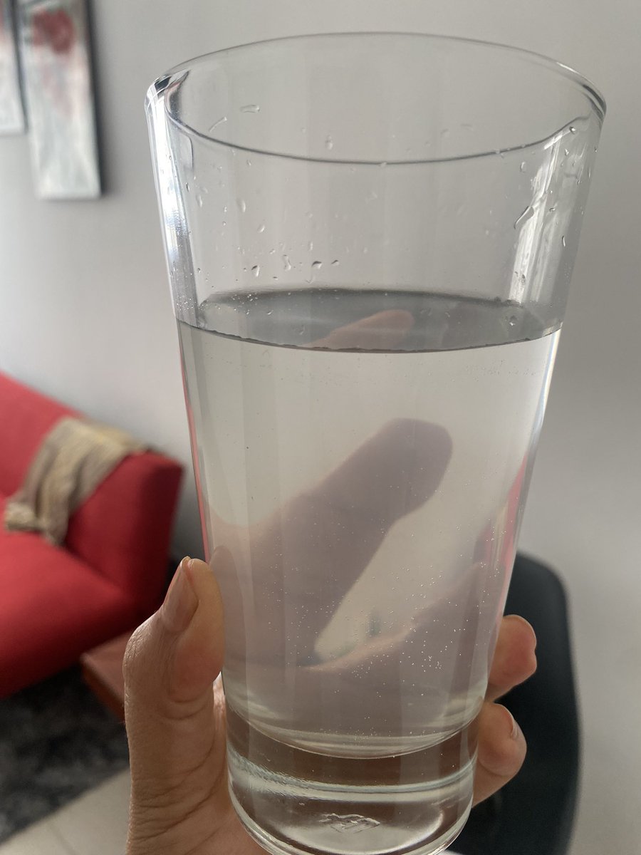 sandriescobar's tweet photo. @interagua Srs, @interagua al parecer su investigación no ha rendido frutos. Son las 17:17 y aún sigue saliendo turbia. Que lastima que los usuarios tengamos que recibir este tipo de calidad en un servicio básico esencial para todo ser humano. https://t.co/KP0DrAGAzK