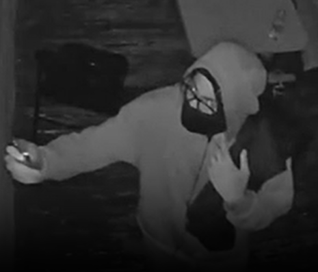 bostonpolice's tweet photo. Community Alert: Roxbury Detectives Looking to Identify Suspect Looking in Windows on Devon Street https://t.co/yCwqEzusRw https://t.co/PeJDWRkpqj