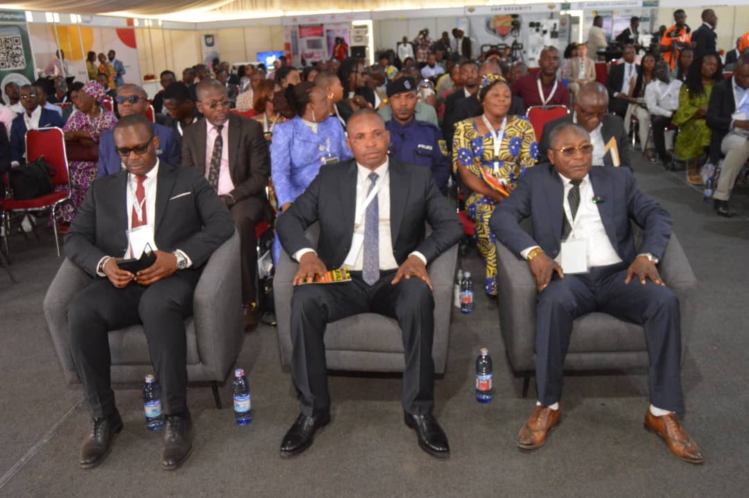 FOGEC RDC (@fogecrdc) on Twitter photo FOGEC participe au Grand Salon de l'Agro-business et du Digital (<a href="/GSAD2024/">GSAD -Grand Salon de l'Agri Business et du Digital</a>) qui se tient à Lubumbashi au Pullman grandKaravia Hôtel ce mardi 21 août.
Le DG <a href="/LMunzemba/">Laurent Munzemba</a> est attendu le jeudi 22 août 2024 pour une intervention sur l'accompagnement des entrepreneurs agricoles en RDC. FOGEC participe au Grand Salon de l'Agro-business et du Digital (<a href="/GSAD2024/">GSAD -Grand Salon de l'Agri Business et du Digital</a>) qui se tient à Lubumbashi au Pullman grandKaravia Hôtel ce mardi 21 août.
Le DG <a href="/LMunzemba/">Laurent Munzemba</a> est attendu le jeudi 22 août 2024 pour une intervention sur l'accompagnement des entrepreneurs agricoles en RDC.