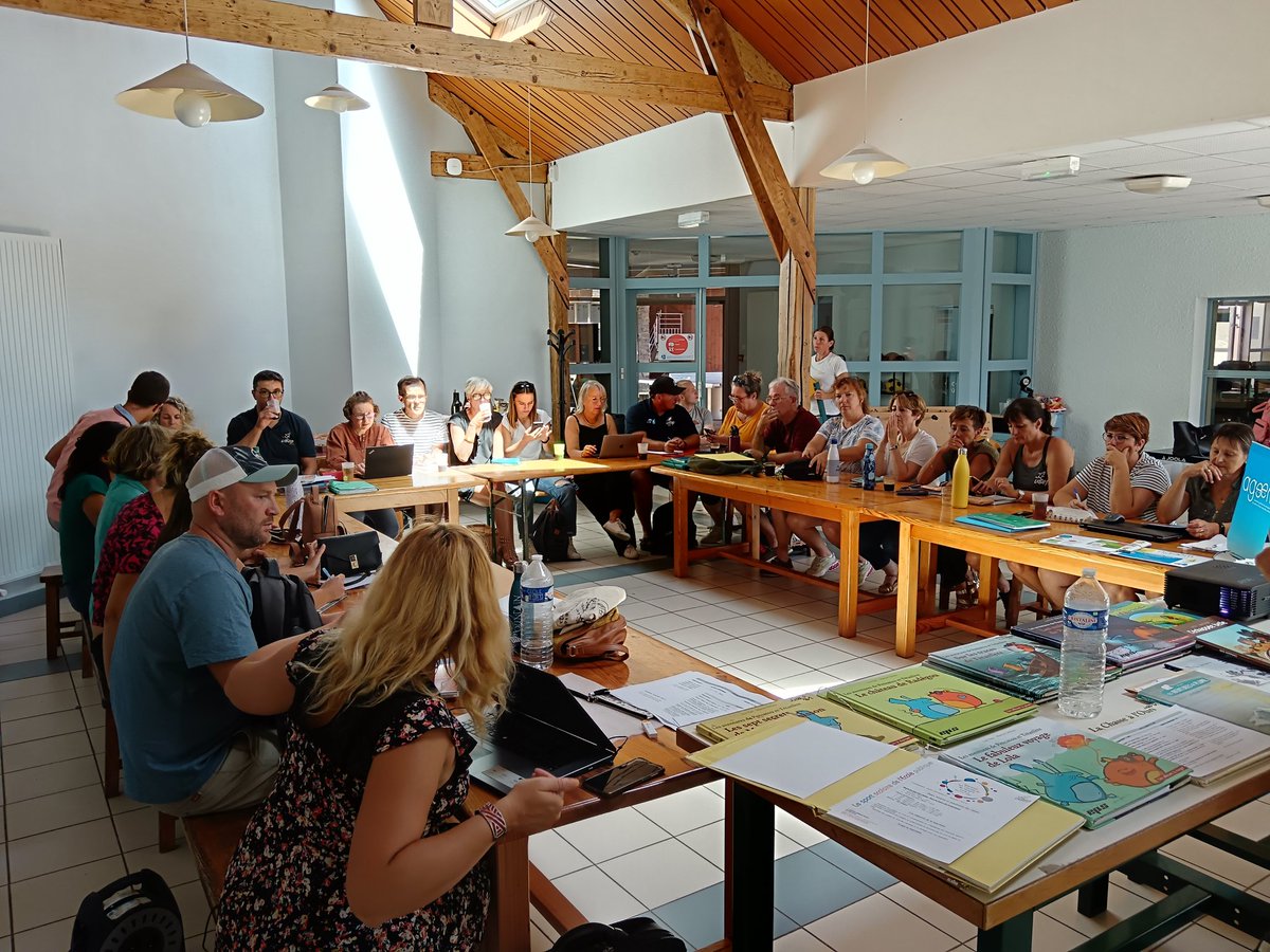 BarrauStphanie1's tweet photo. Premier jour de stage #Crusep avec l'#usep 81. Belle découverte des travaux de mon homonyme sur les PMB en maternelle grâce à l'#ageem. Théorie et pratique qui donnent des idées. Présentation de la rencontre Radegou. #equipeEPS 81 et l'usep du 81. Merci pour votre participation😊 https://t.co/dnVmHLTG1U