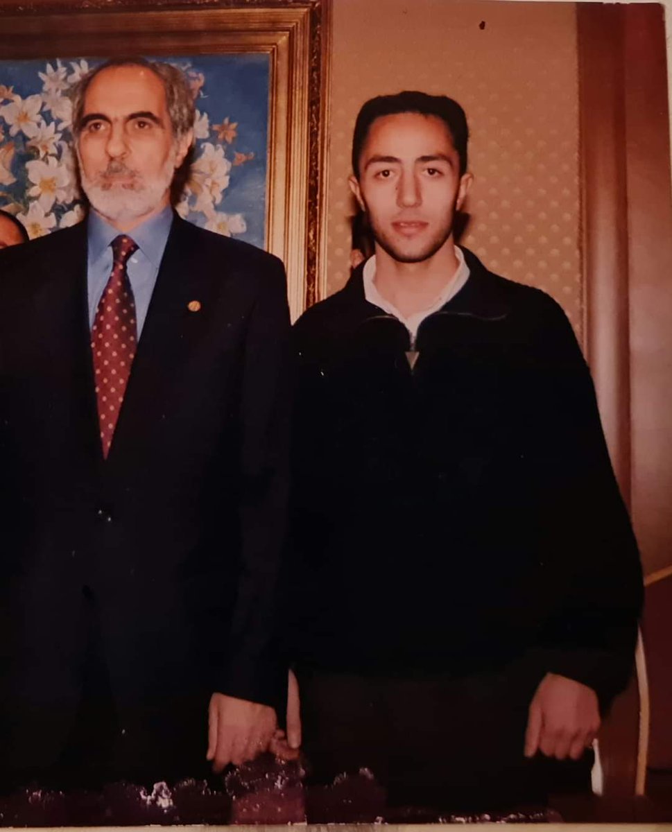 anarasadli's tweet photo. FİKİRLƏRİ ZAMANLA QALİB GƏLƏN  LİDER... 

Ruhun şad olsun!
Vəfatının 24-cü il dönümündə sayğı və sevgil ilə anıram! https://t.co/Pg5jq0PlQD