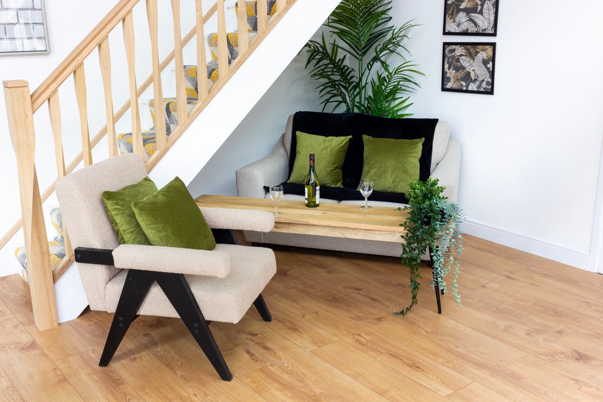 8 staircase fixes and hallway projects that could add value to your home. #HomeImprovement #renovation #interiordesign  #interiors #stairs #staircase #hallways #homeprojects #homevalue <a href="/JWoodturners/">Jackson Woodturners</a> <a href="/shefflets/">Shefflets</a> english-living.com/0824-59/stairc…