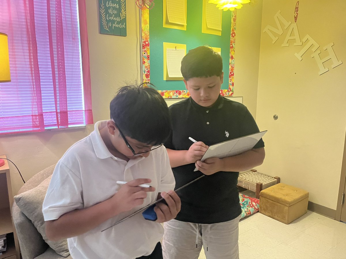 Andrea Strom tweet media