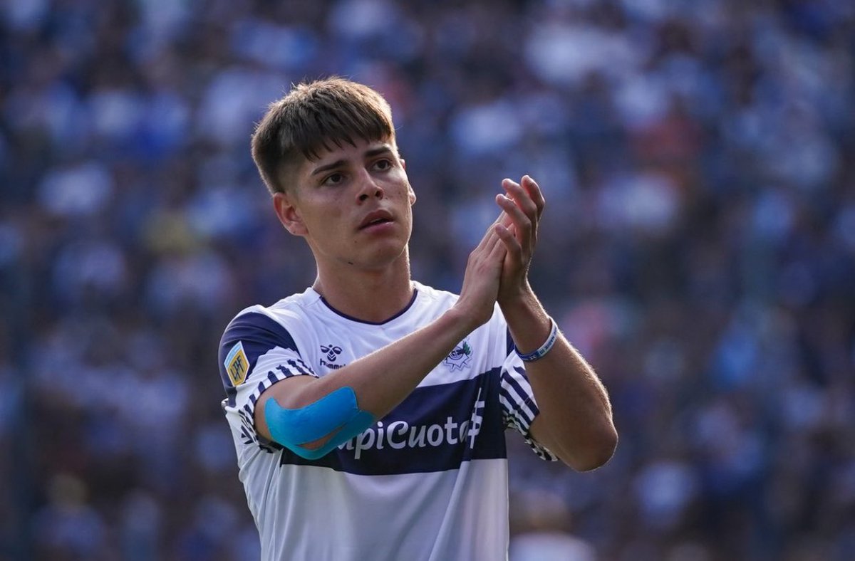 7a0_Radio tweet media