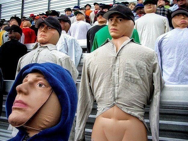 Roshan_Rinaldi's tweet photo. A closer look at the alleged "crowd" at the Trump rally in Asheboro, North Carolina: https://t.co/RUo8RtPO95